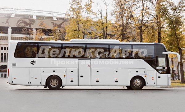 Автобус Yutong 53 места